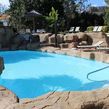 The Red Farm Relais & Spa Iklin 外观 照片
