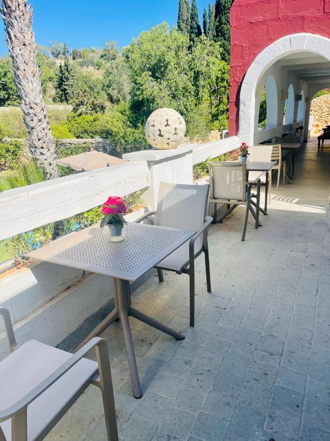 The Red Farm Relais & Spa Iklin 外观 照片