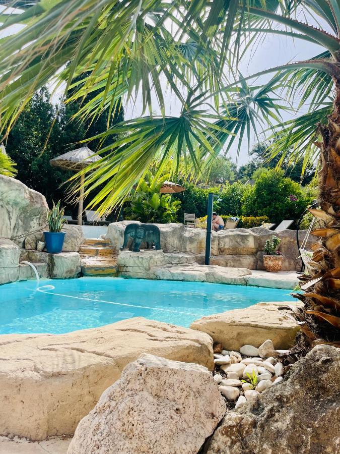 The Red Farm Relais & Spa Iklin 外观 照片