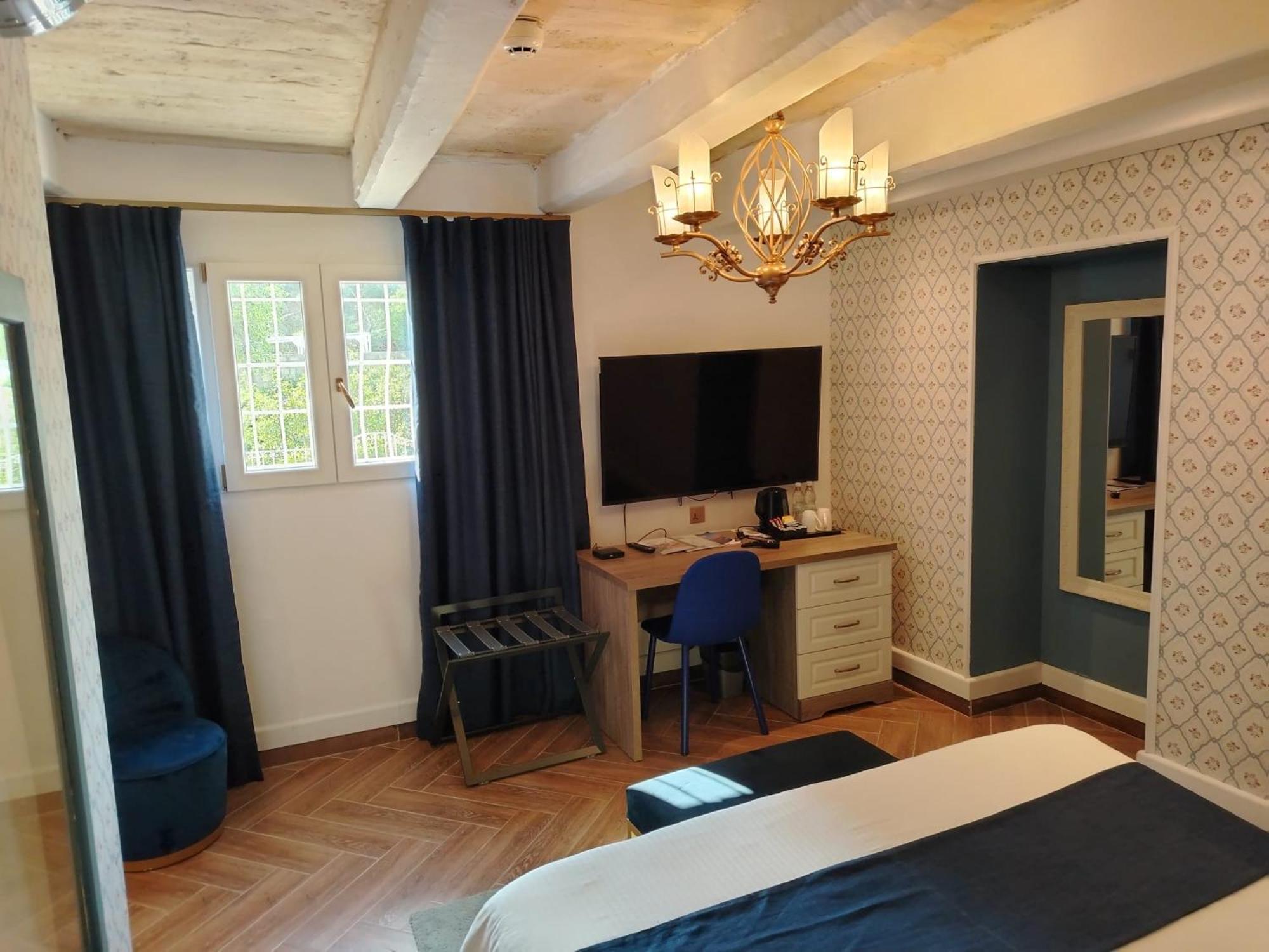 The Red Farm Relais & Spa Iklin 外观 照片